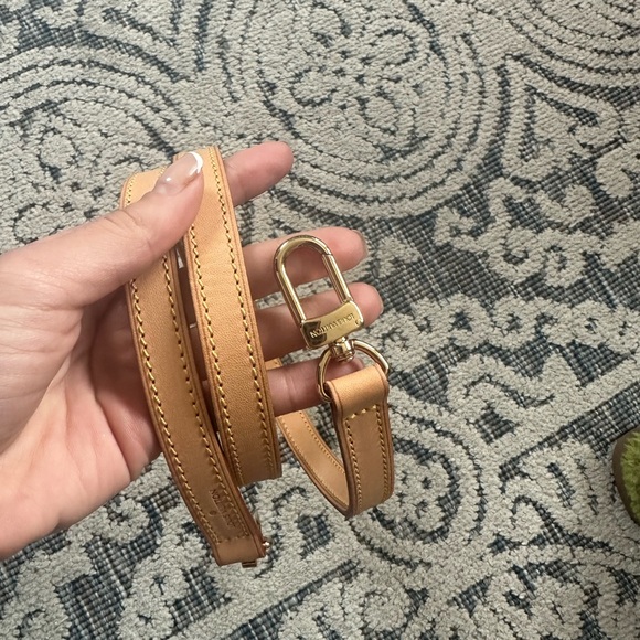 Louis Vuitton strap - Picture 2 of 8